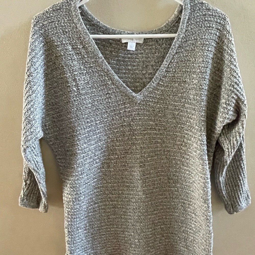 New York and company V neck gray sweater